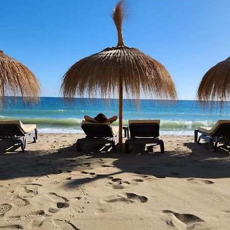 Apartment Beachfront Accommodation Estepona Exterior photo