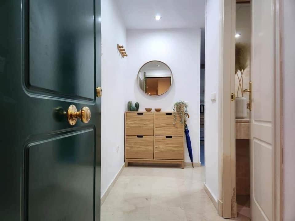 Apartment Beachfront Accommodation Estepona Exterior photo